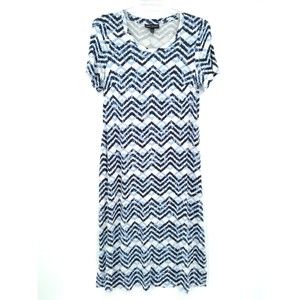 Lane Bryant maxi t-shirt dress Size 10/12 short sleeve geometric blue print knit